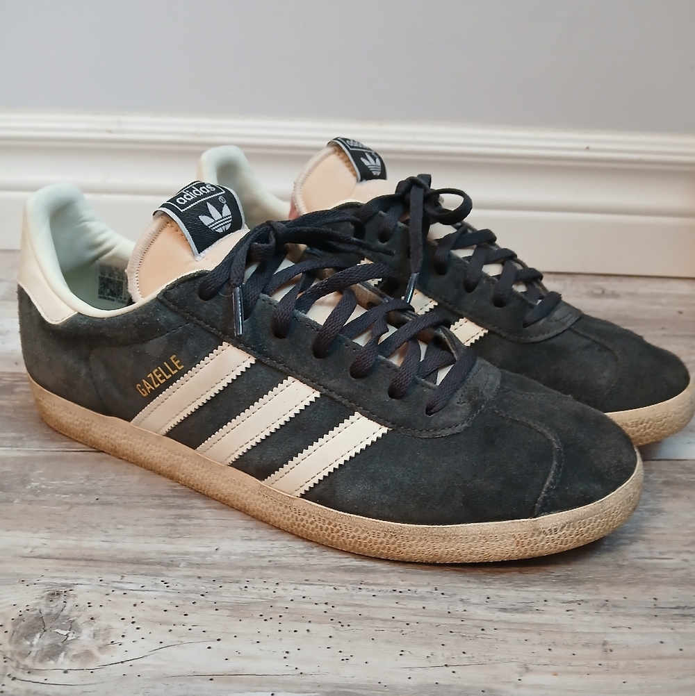 Adidas Gazelle Suede Sneakers Navy Blue Gum Sole Mens Size 10 Retro